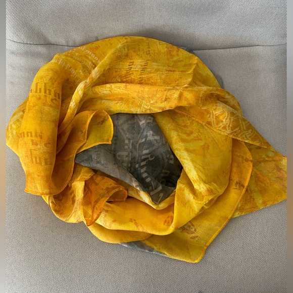 Armenian 100% Silk Scarf Hand Made in Yerevan Yellow/Grey St. Gregory Prayer NWT - Picture 3 of 16